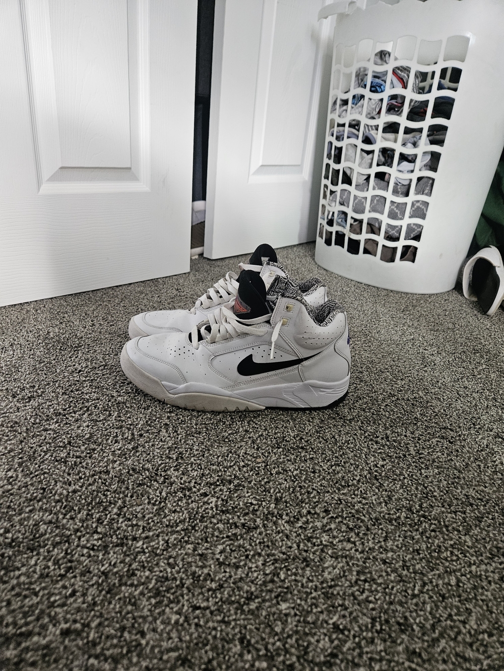 Nike Air Flight Lite Mid Men’s 11 White Black Retro Basketball Shoes DJ2518-100